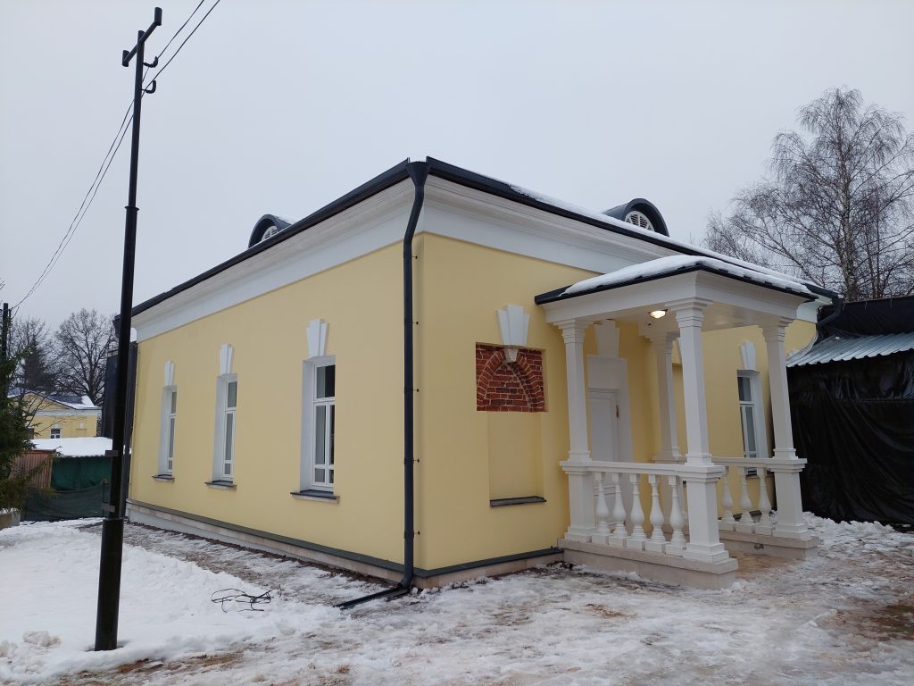 Завершена реставрация восточного флигеля в Усадьбе Гребнево